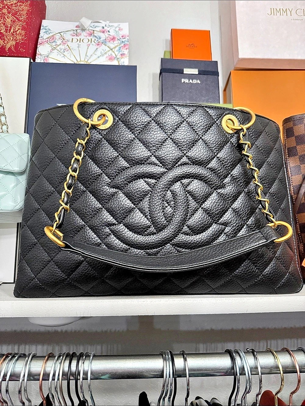Grand Shopping Tote (GST) ) Quilted Shoulder Bag in Black